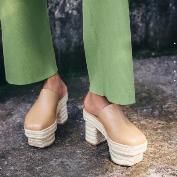 CULT GAIALeah Leather Platform Clogs (9.5)